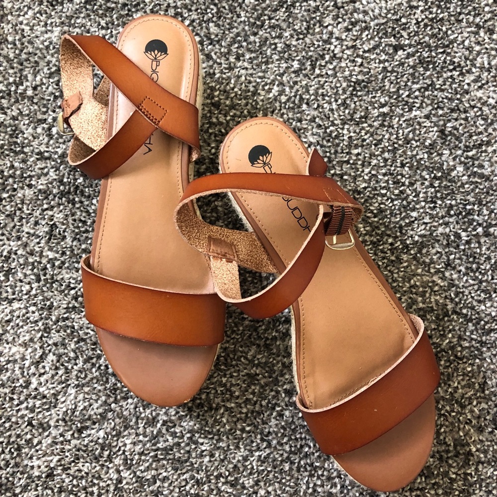 Leathery Espadrille Platform Sandals